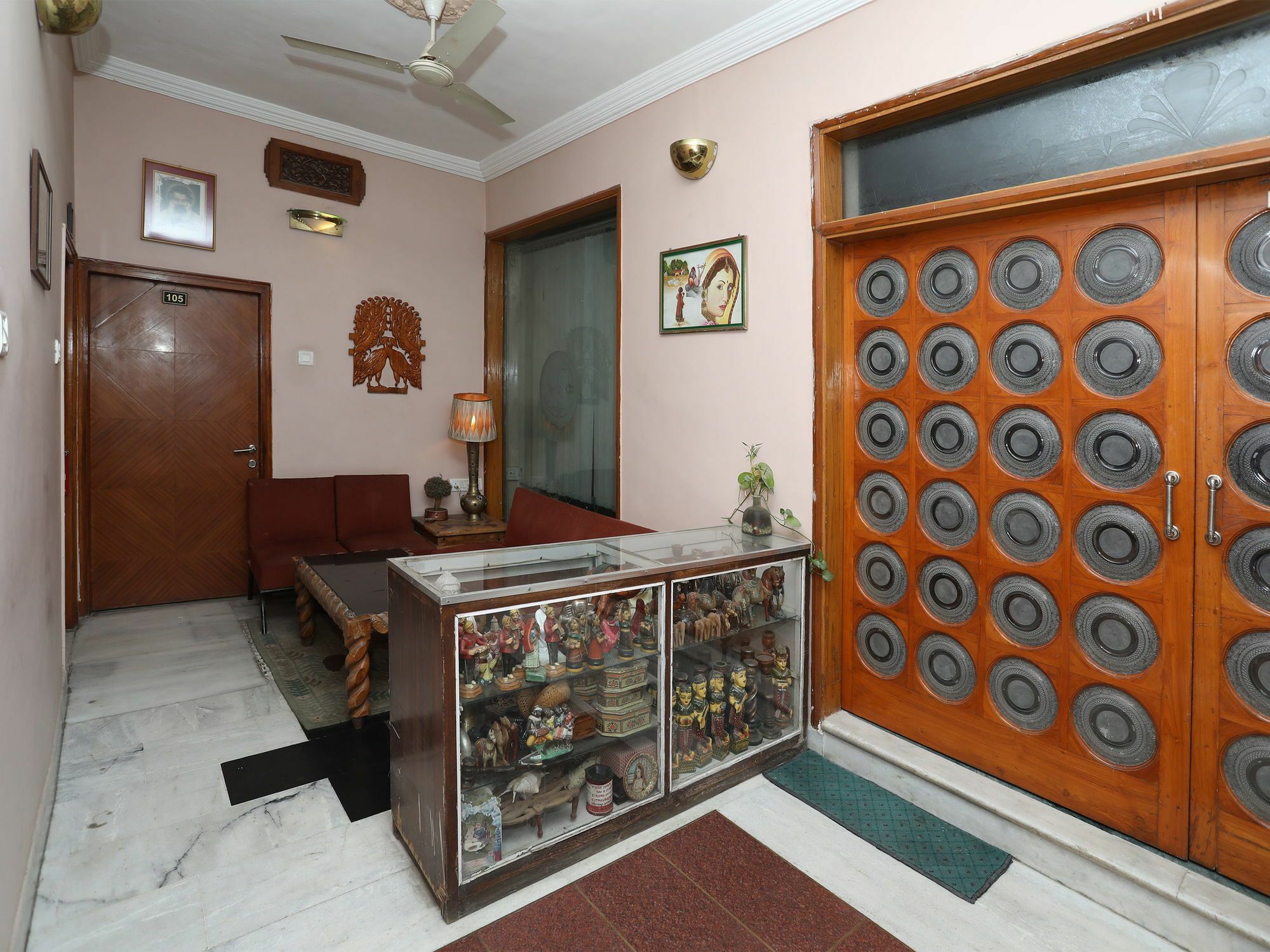 Hotel Oyo 9900 Pioneer Plaza Jodhpur (Rajasthan)