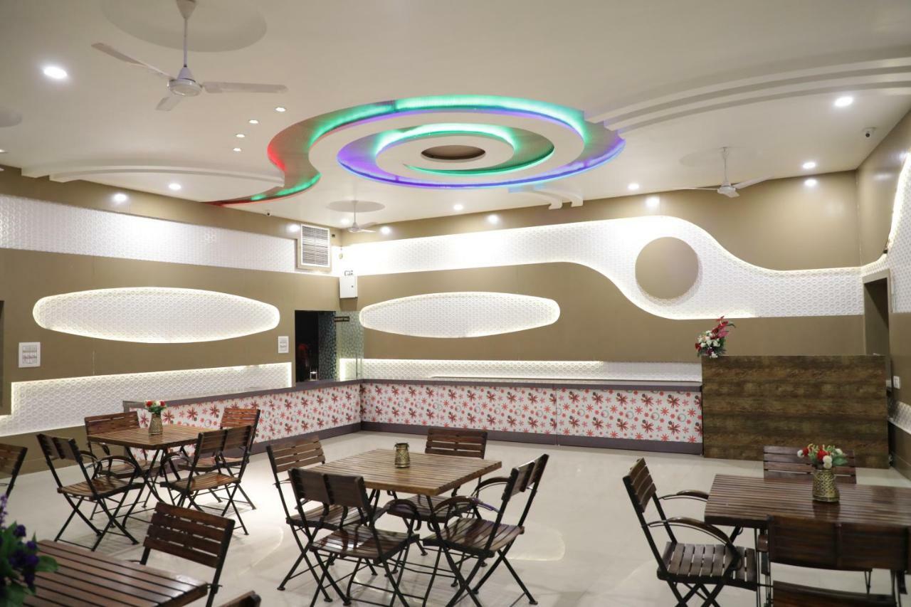 Resort Shivam Palace & 3*