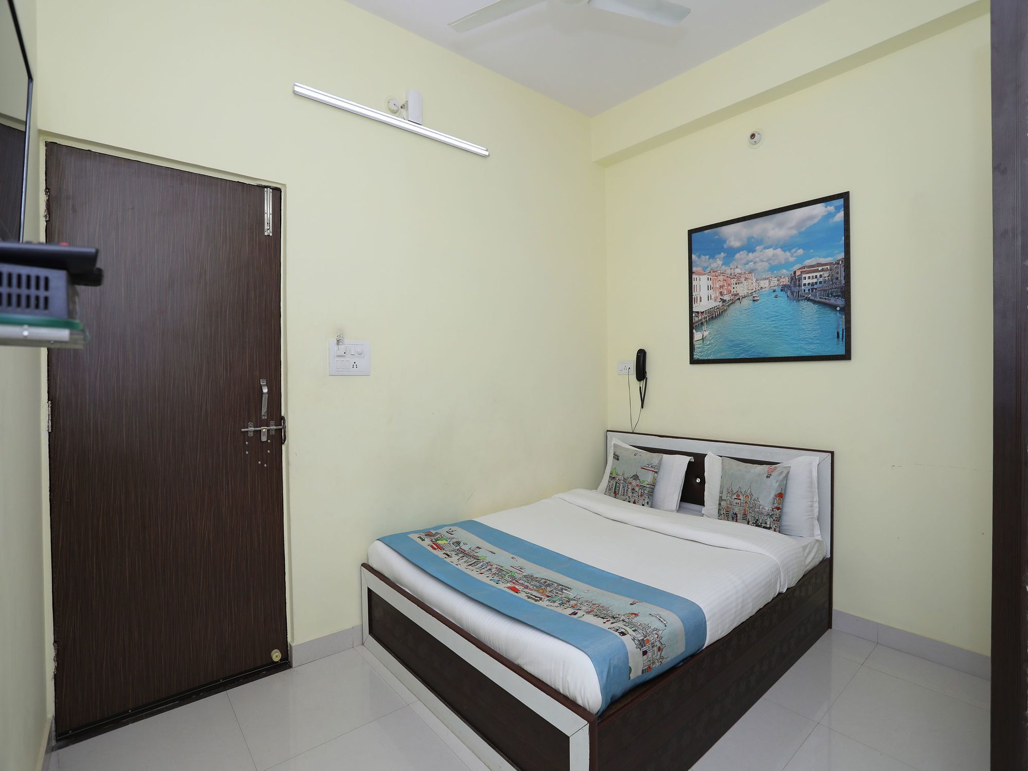 Hotel Oyo 10342 Krishna
