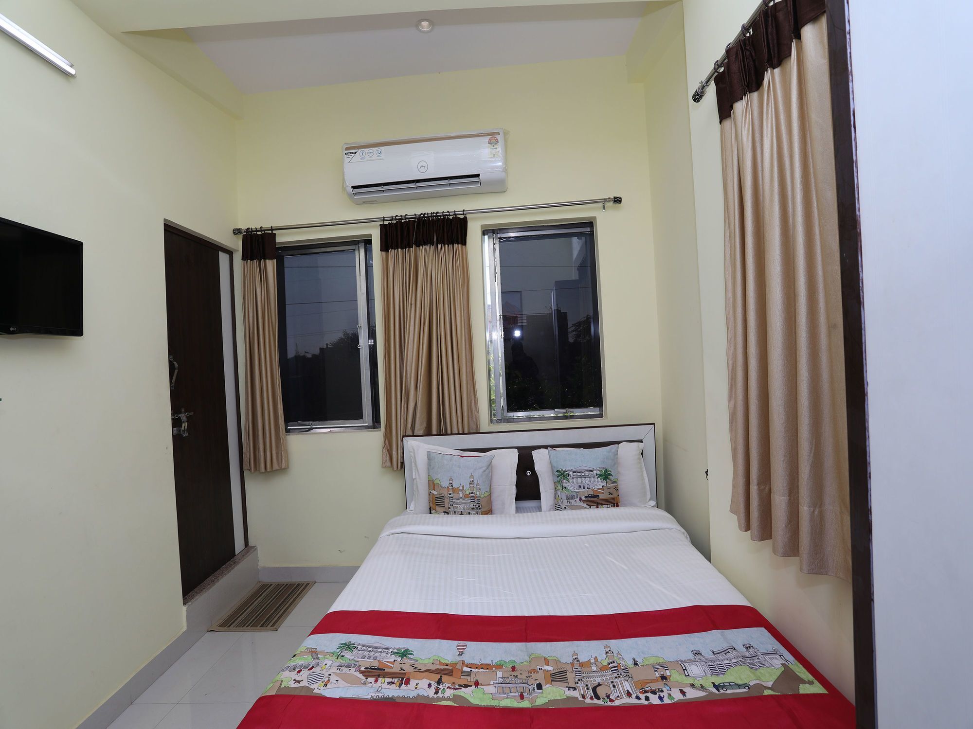 Hotel Oyo 10342 Krishna