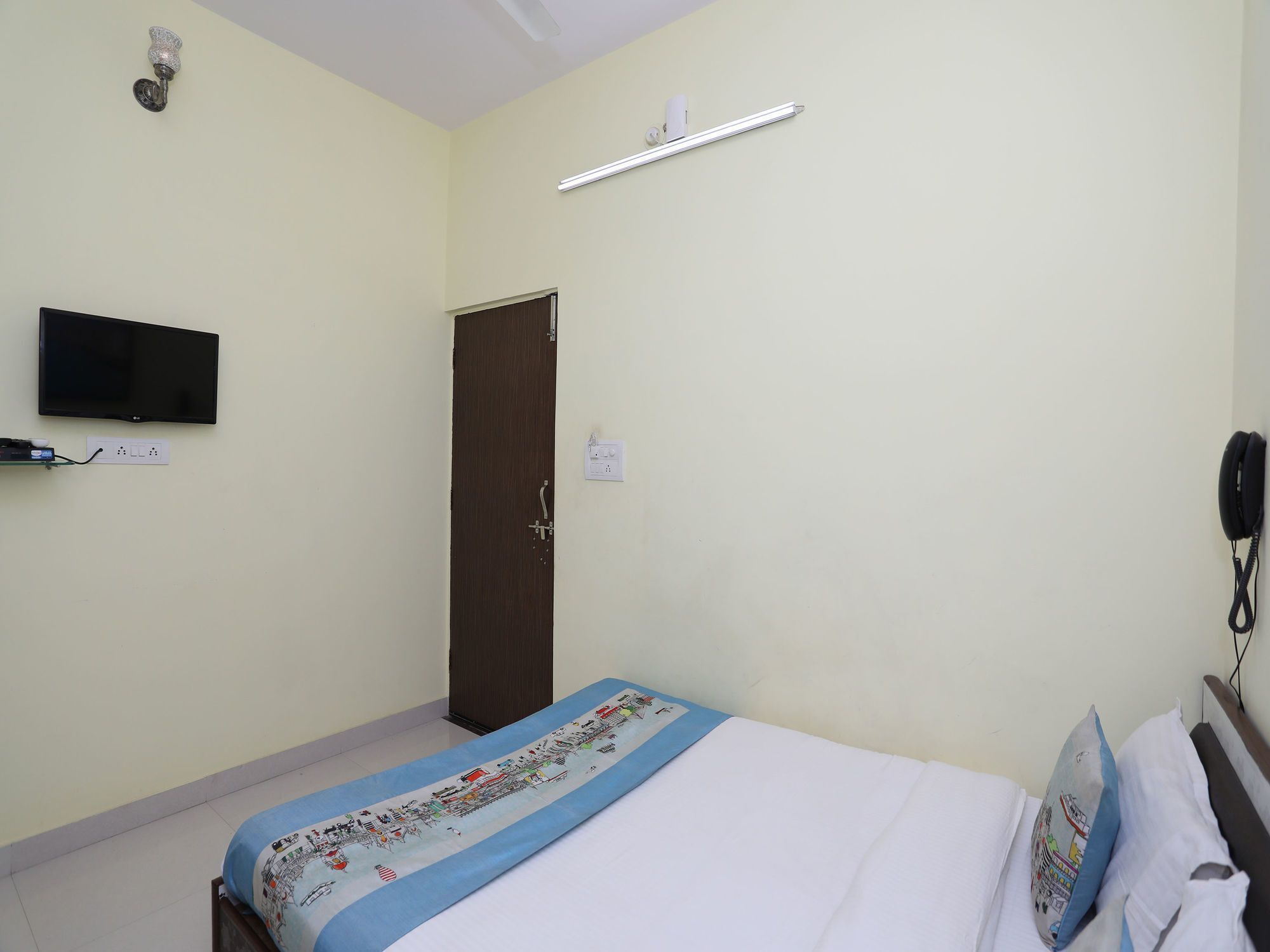 Hotel Oyo 10342 Krishna Jodhpur (Rajasthan)