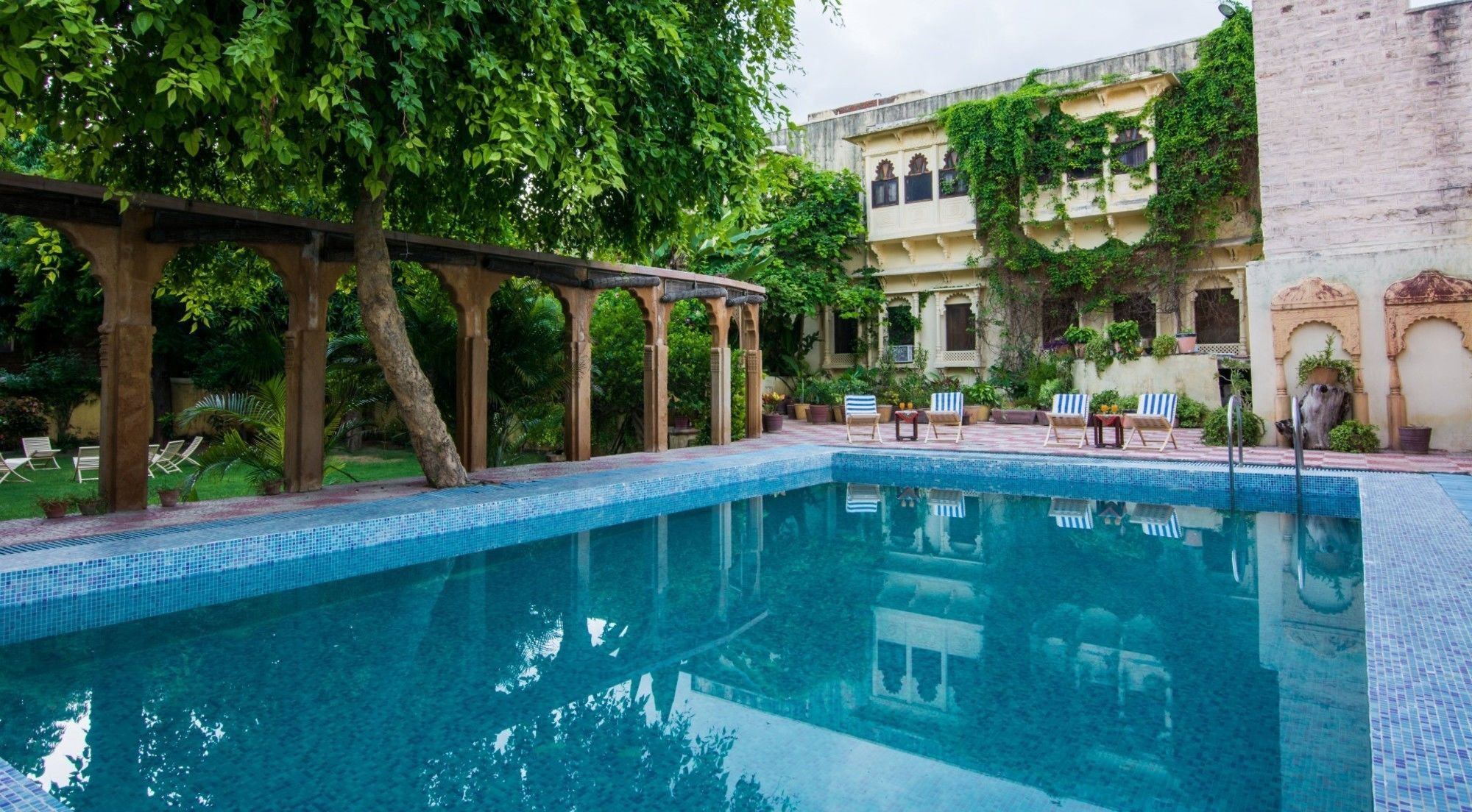 V Jhalamand Garh Jodhpur Hotel
