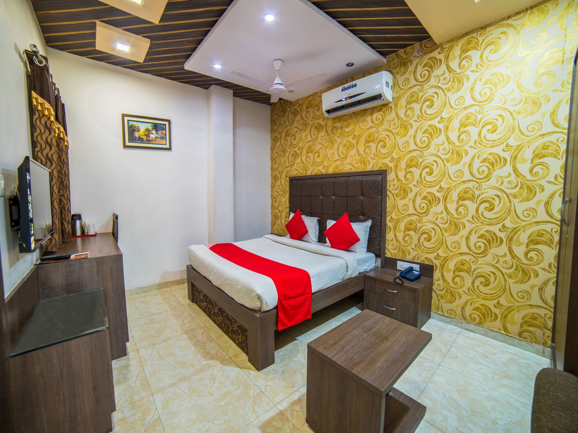 A R Excellency Hotel 2*