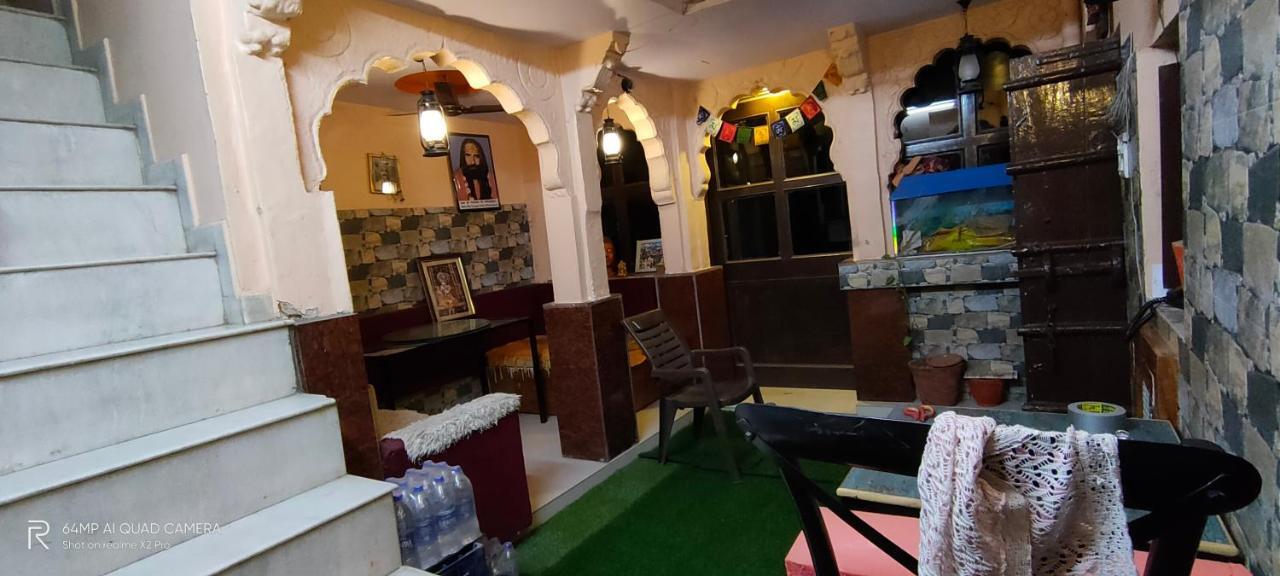 Shivam Hotel 2*