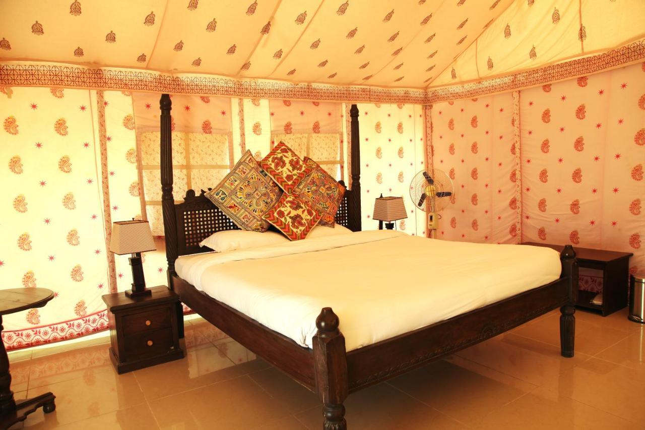 Clarks Exotica Luxury Tents, Dechu Resort 3*